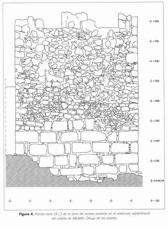 Alzado norte (A.I.) de la torre de acceso acodado en el antemuro septentrional del castillo de Medellín.