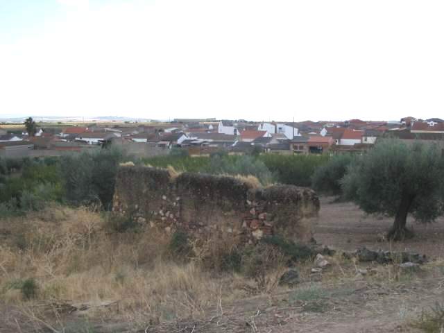 Al fondo puede observarse el extremo oeste de la Villa. (T. García, Octubre, 2004)