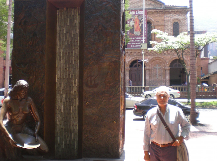 Monumento a la fundación del primer poblado que, junto al posteriór Aná, darían lugar al nacimiento de Medellín. (1616)