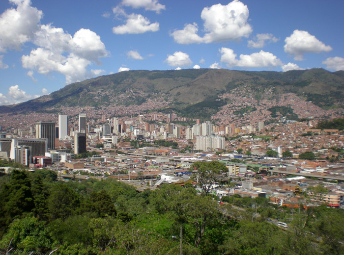 Vista parcial de Medellín, desde el pueblito paisa.