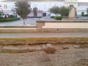 Detalle de la cimentación de la fachada de la casa de Cortés.