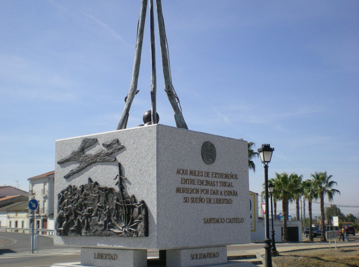 Monumento erigido en el II Centenario de la Batalla, como homenaje a las víctimas y signo de reconciliación..