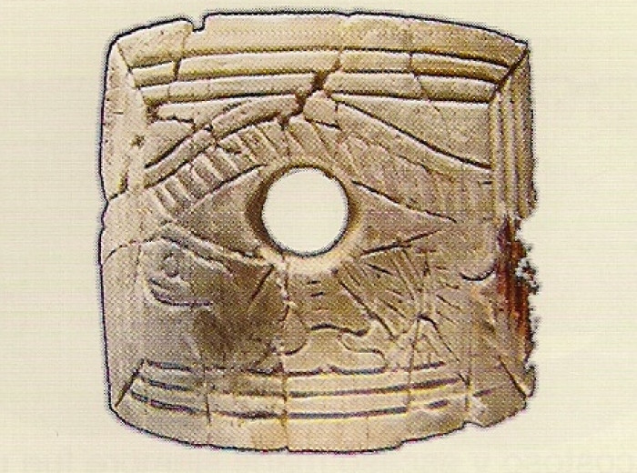 Placa de marfil con el 'ojo de Horus'