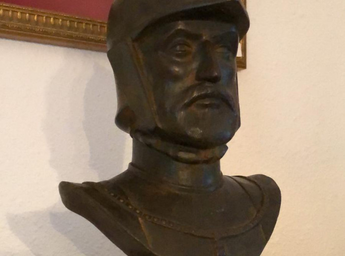 136. Modelo del busto de Cortés. 
