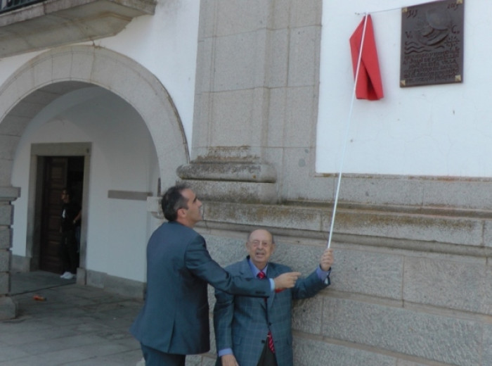 Descubrimiento de la placa conmemorativa dedicada a Juan de Medellín1