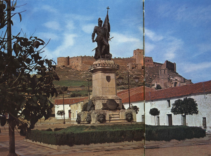 Plaza de H. Cortés y Castillo.