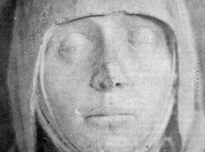 Dña. Beatriz Pacheco, detalle de la bella estatua yacente de su sepulcro.  Monasterio de Santa María del Parral, Segovia.