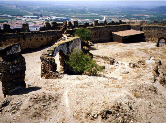 Otra panorámica de las ruinas del Santa María del Castillo.