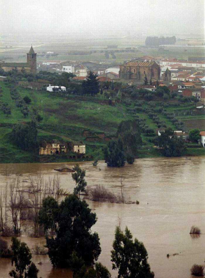 Rada de 1997. Puede verse el molino, casi cubierto.