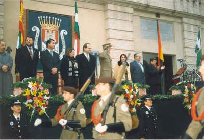 Parada militar delante del Palacio de las Irlandesas, con la asistencia del Presidente de la Junta de Andaluca. (Castilleja, 1997)