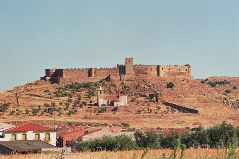 Foto tomada desde el lugar donde estuvo la ermita de San Bls. (Foto J.F. Holgun, 03)