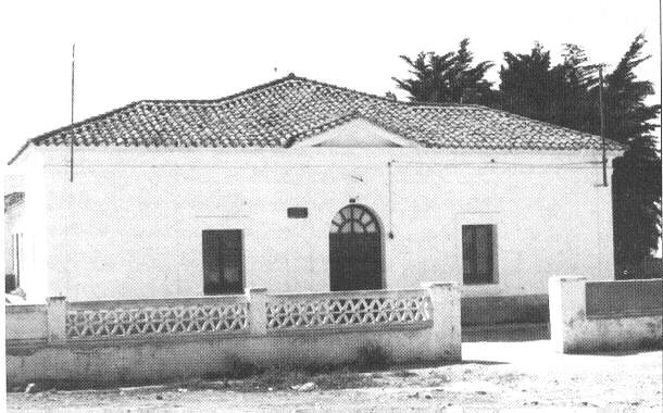 Fachada del ala Norte: Sala de Profesores y Despacho del Director. (Foto: Direccin Prov. M.E.C., '78)