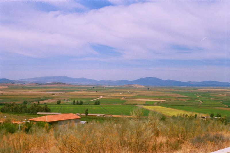 Regados de Medelln a travs del Canal de Orellana.