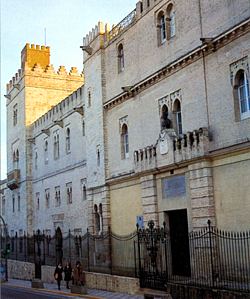 Fachada de la Casa-Palacio donde muri Hernn Corts.