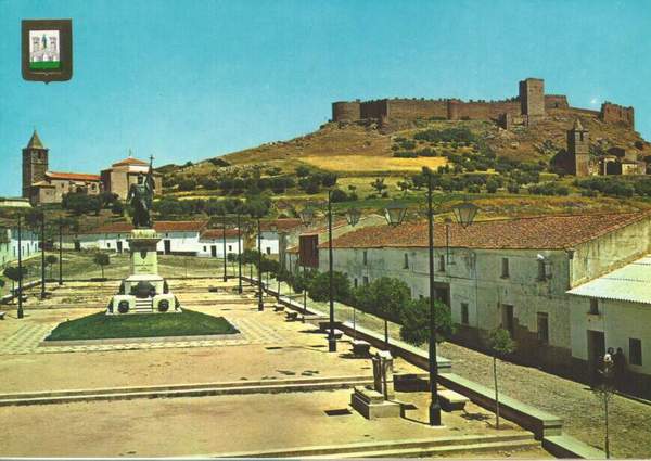 Plaza de Hernán Cortes y Castillo en la década de los '60.