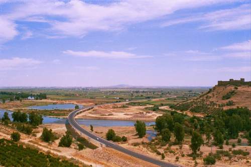 Panormica del puente desde la sierra de Pirulito. (Foto: T. Garcia;  Agosto, 2002) 