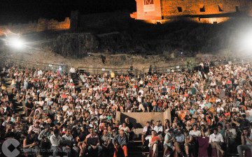 Aspecto que presentaba el teatro antes de comenzar La Asamblea de las mujeres.