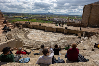 EL FILE EN EL TEATRO ROMANO DE METELLINUM