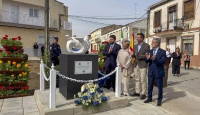 Foto de familia de los protagonistas del homenaje a Alfonso Morcillo