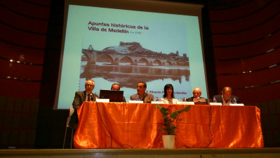 Presentación del Acto, a cargo de D. Tomás García Muñoz. 