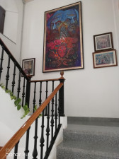 Ayuntamiento de Medellín. Escalera de acceso a la primera planta.
