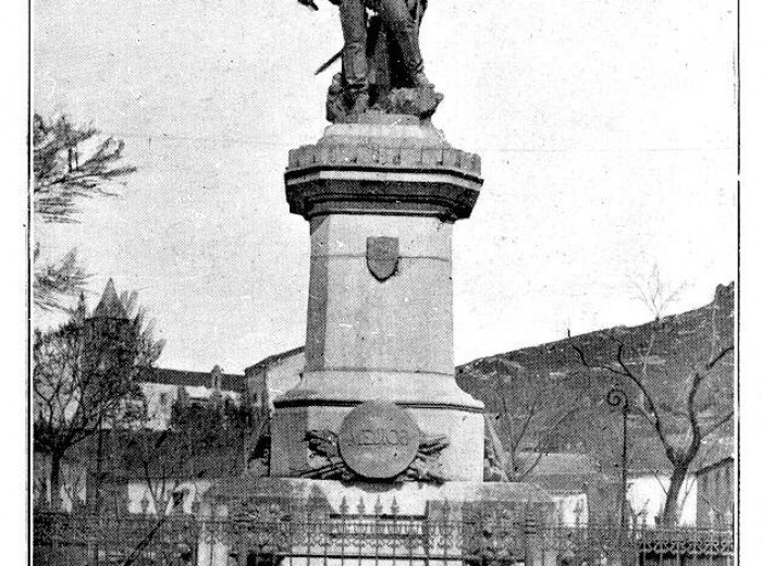 Grupo escultórico de Hernán Cortés.