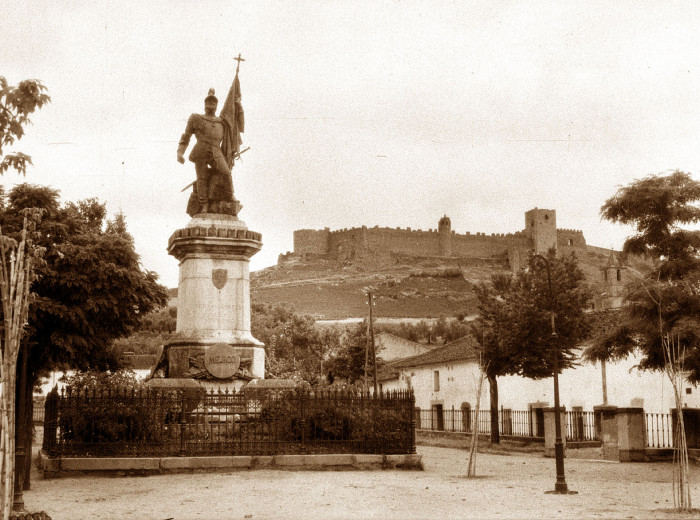 Plaza de H. Cortés y Castillo.
