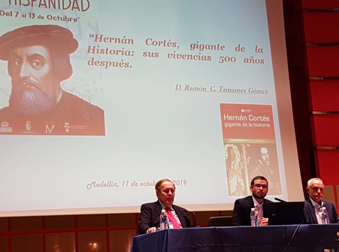 Conferencia del profesor Tamames en Medellín