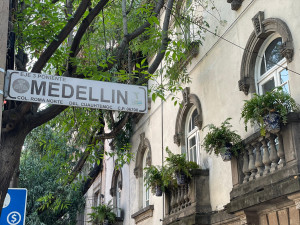 Rótulo de la Calle Medellín en Ciudad de México