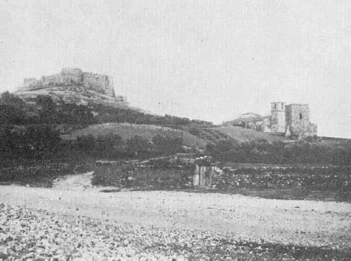 Fotografía del castillo y Portaceli.