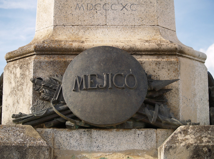 Escudo o disco que recuerda la batalla de México-Tenochtitlán.