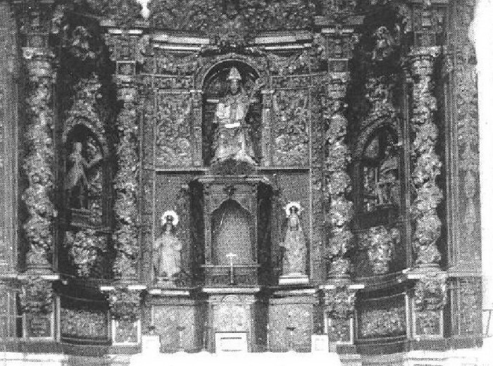Retablo plateresco de cascarón, que recubría el ábside de la iglesia de San Martín Obispo.