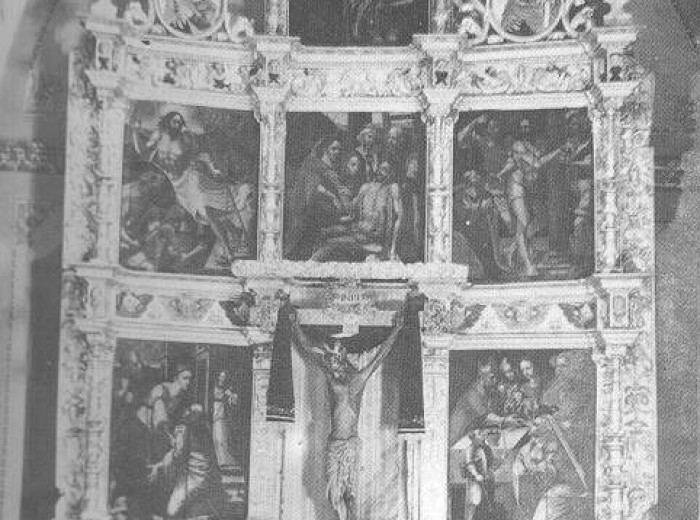 Otra fotografía antigua del retablo de Santiago.